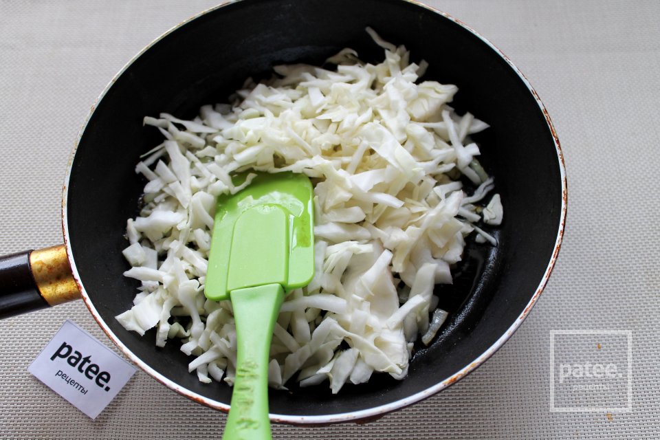 Дрожжевой пирог с капустной начинкой - Шаг 5