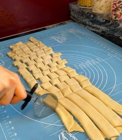 Мясо с рулетиками из теста - Шаг 4