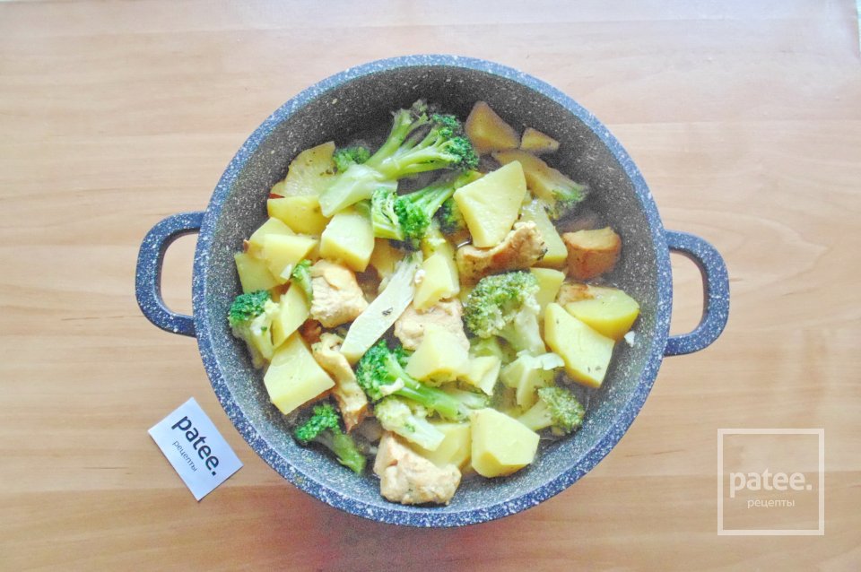 Жаркое из свинины с картофелем и брокколи - Шаг 8