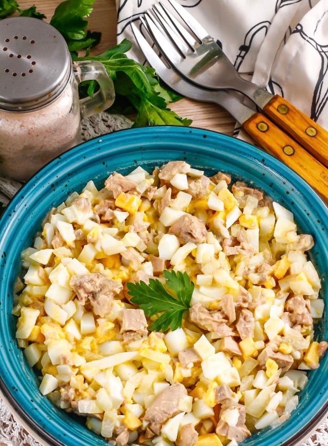 Салат с печенью трески 🥗