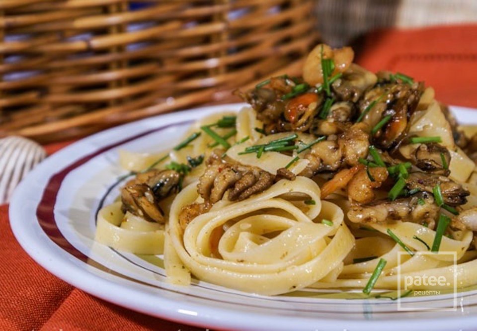 Тальятелле с острым соусом с морепродуктами 🍝 - Шаг 1