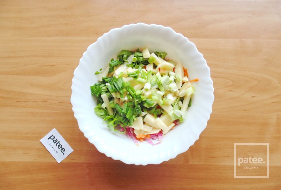 Салат из редьки, моркови и яблока - Шаг 6