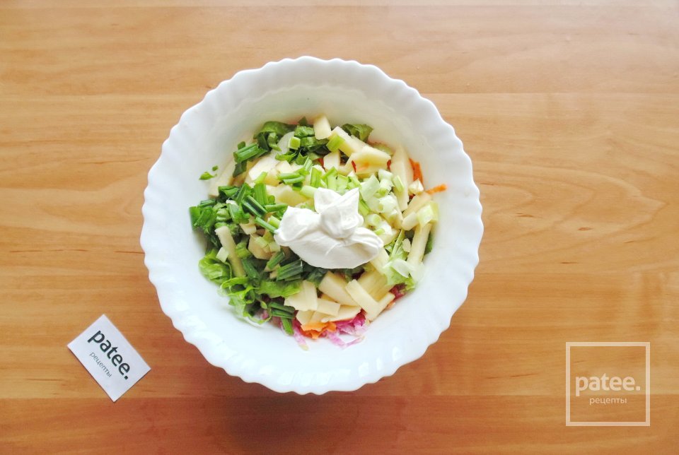 Салат из редьки, моркови и яблока - Шаг 7