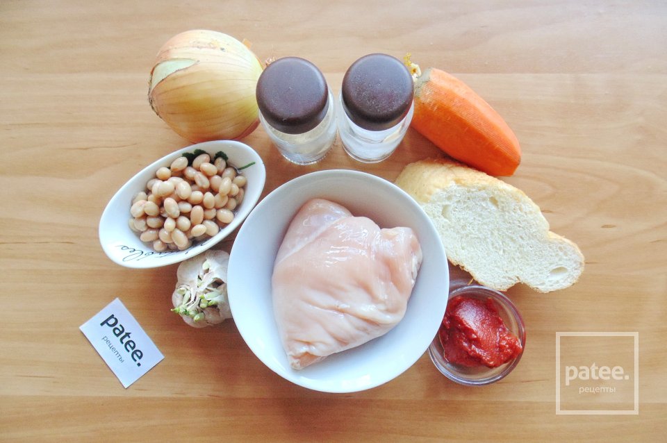 Куриные тефтели с фасолью в соусе - Шаг 1
