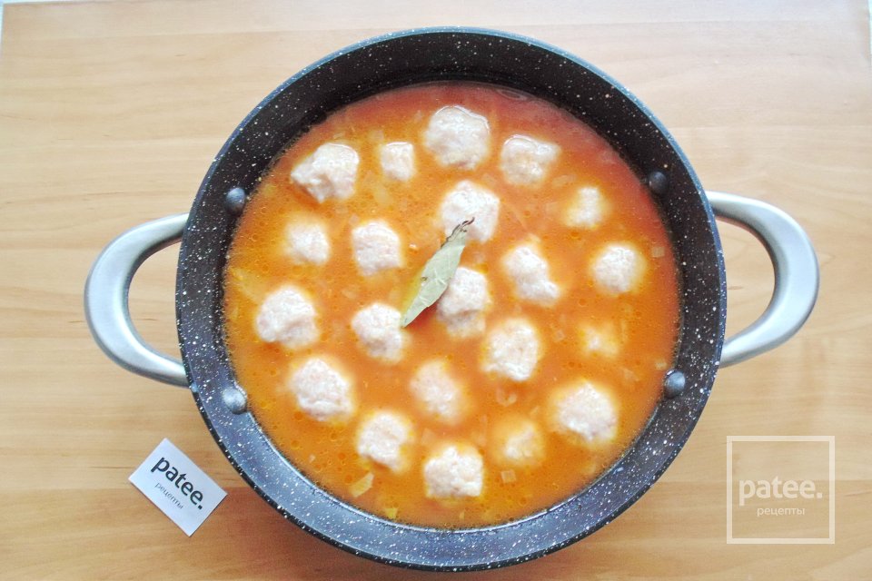 Куриные тефтели с фасолью в соусе - Шаг 8