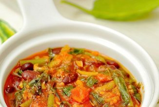 Фасоль со шпинатом в томатном соусе 👍🏼