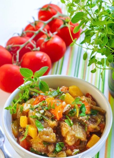 Салат из запеченных баклажанов, помидоров и перца 🥗 - Шаг 1