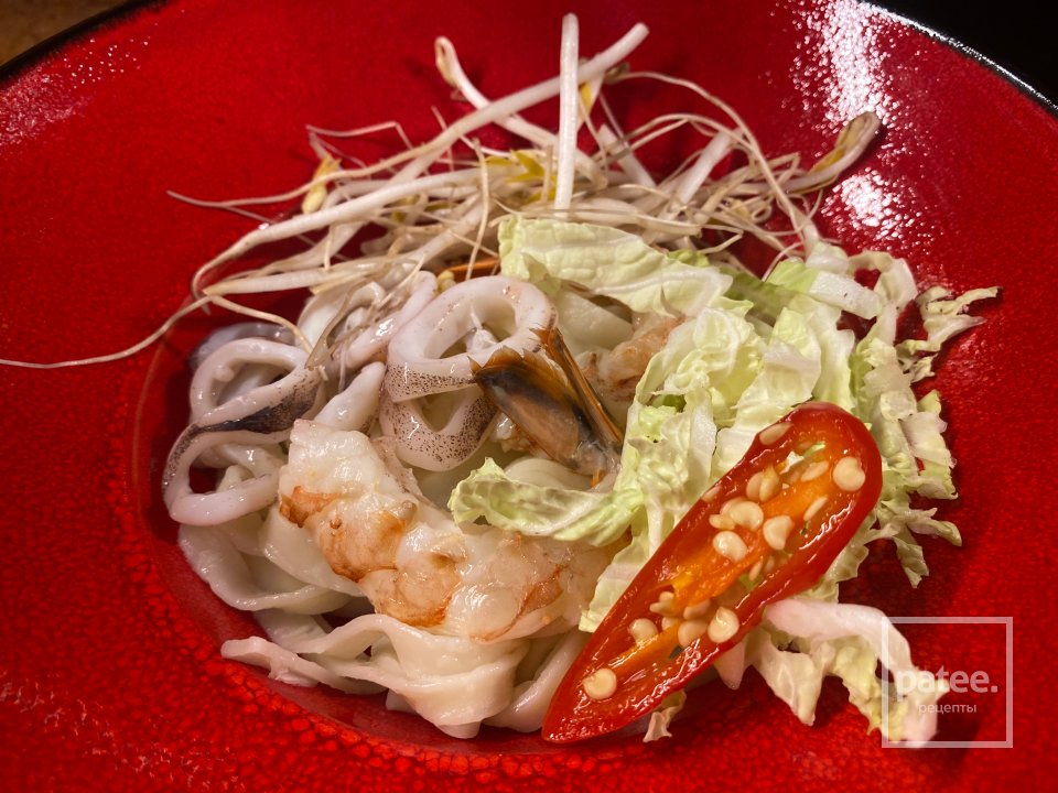 Вьетнамский суп Фо с креветками, кальмарами и осьминогом - Шаг 17