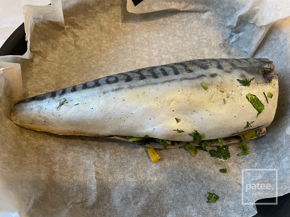 Скумбрия фаршированная зеленью - Шаг 6
