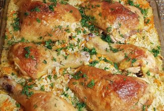 Курица, запечённая на рисе