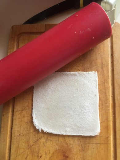 Корзинки из хлеба с курицей и сметаной. - Шаг 5