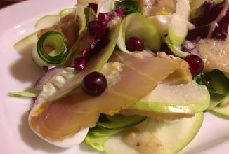 Праздничный салат с осетриной.