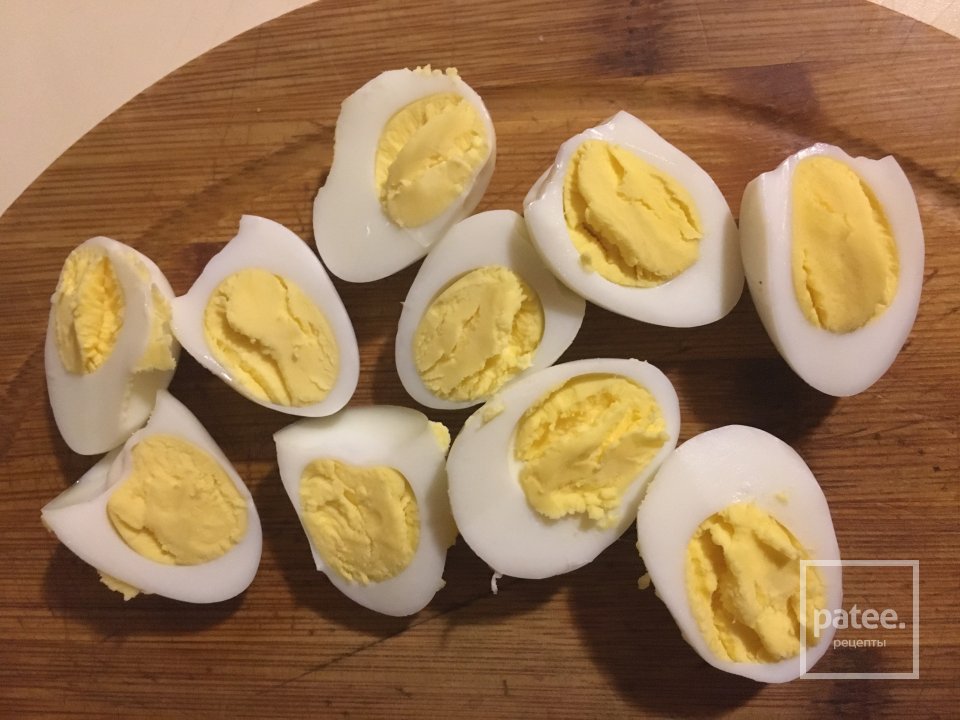 Праздничный салат с осетриной. - Шаг 5