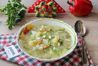 Овощной суп с капустой и щавелем