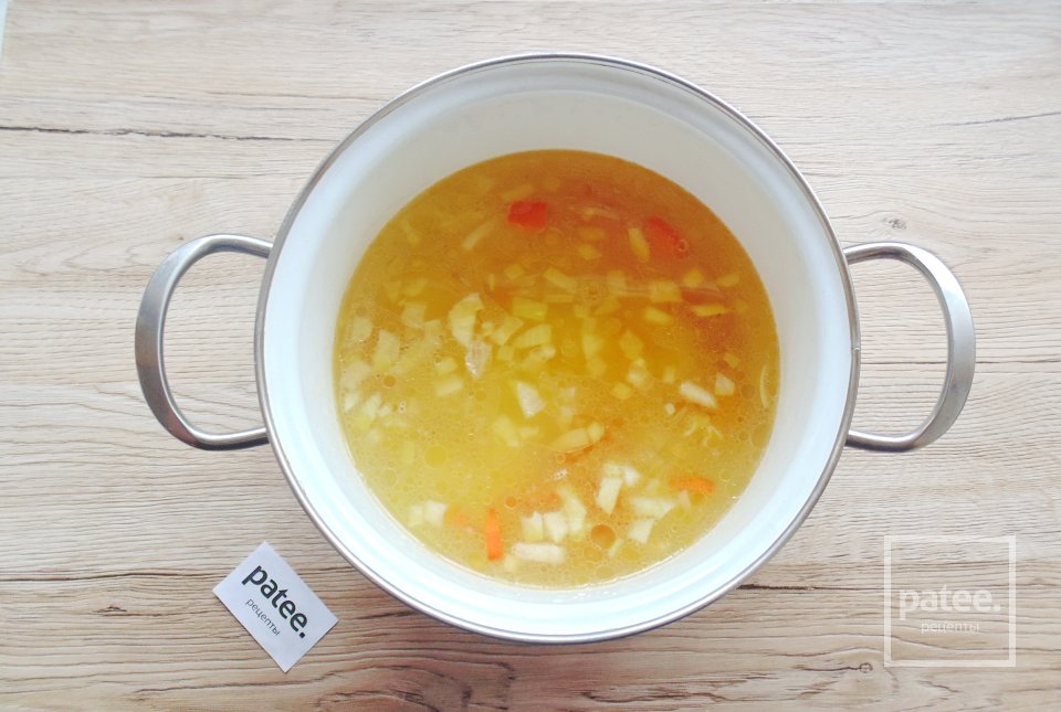 Овощной суп с капустой и щавелем - Шаг 4