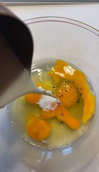 Норвежский творожный омлет с сёмгой - Шаг 2