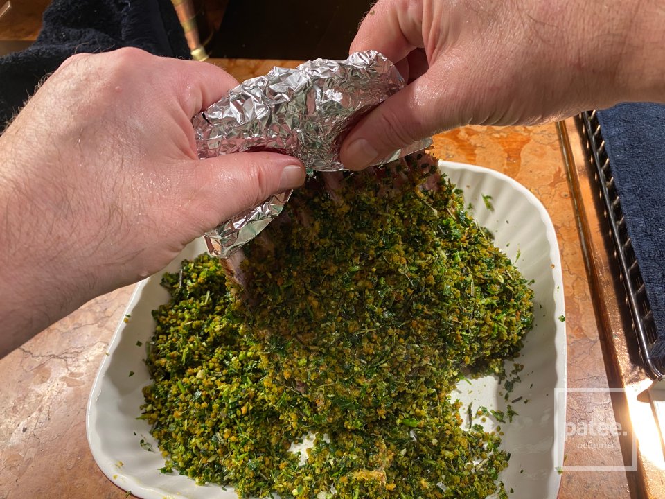 Ягнёнок в травах и миндальной панировке с овощами - Шаг 9