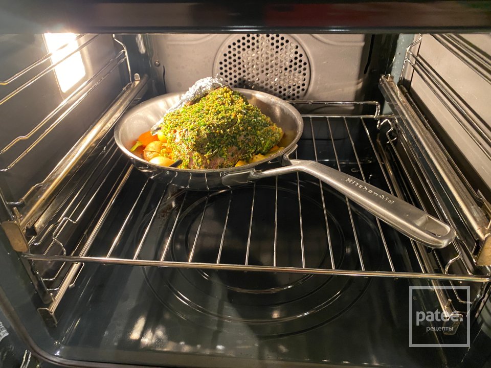 Ягнёнок в травах и миндальной панировке с овощами - Шаг 13