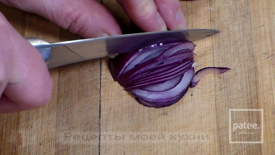 Зимний витаминный салат из квашеной капусты - Шаг 2