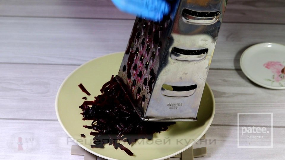 Зимний витаминный салат из квашеной капусты - Шаг 3