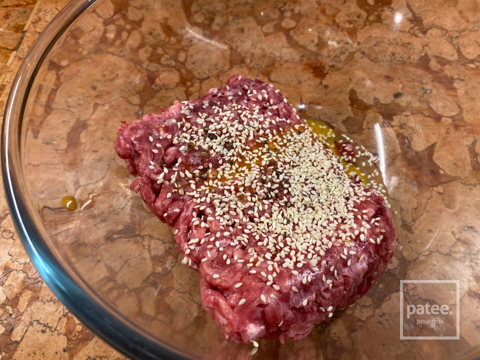 Бургер с беконом, луком и Чеддером - Шаг 5