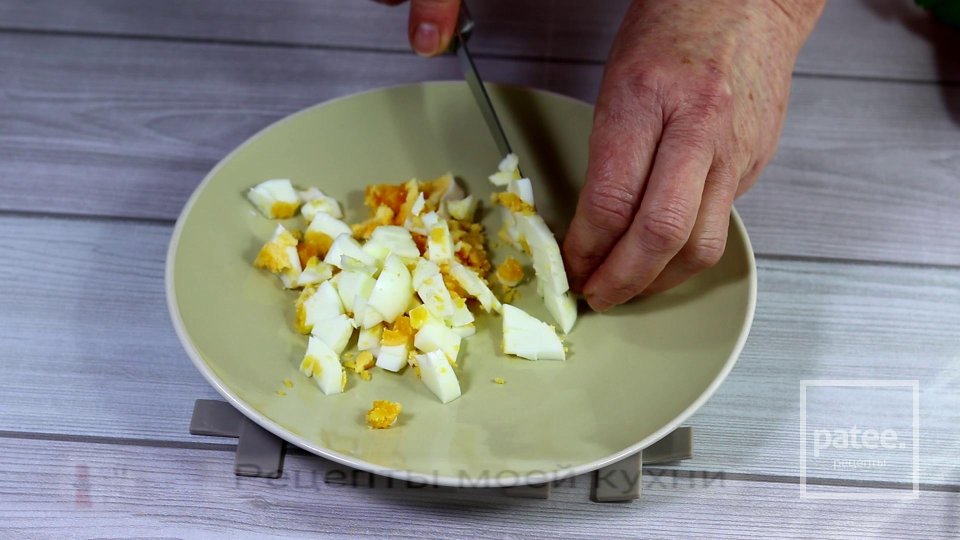 Заливной пирог с рыбной консервы - Шаг 2