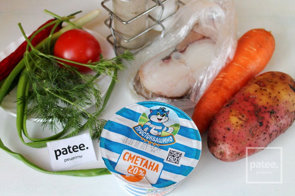 Треска, запеченная с овощами и сметаной - Шаг 1