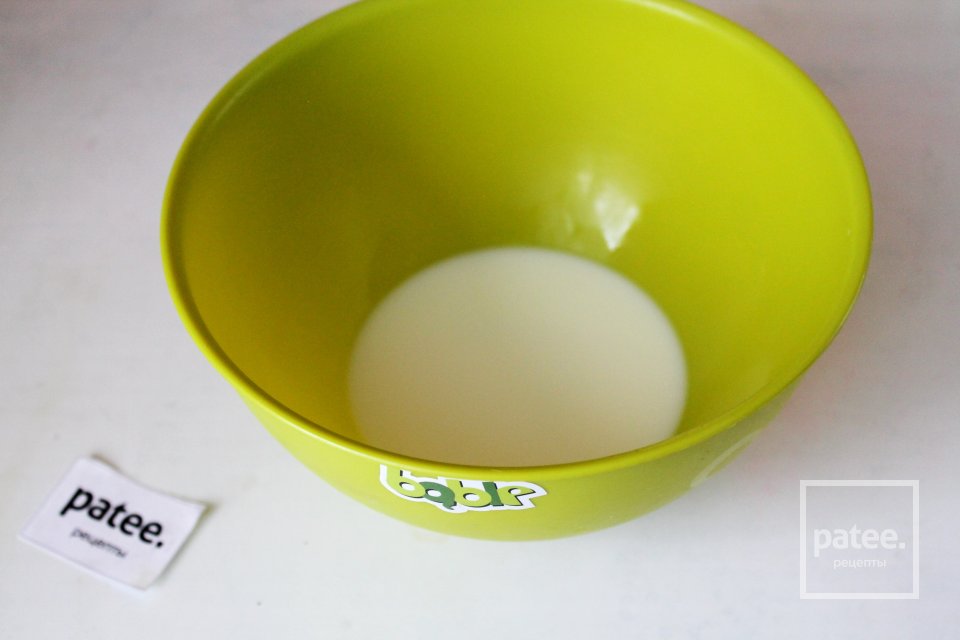 Закусочные маффины с колбасой и сыром - Шаг 2