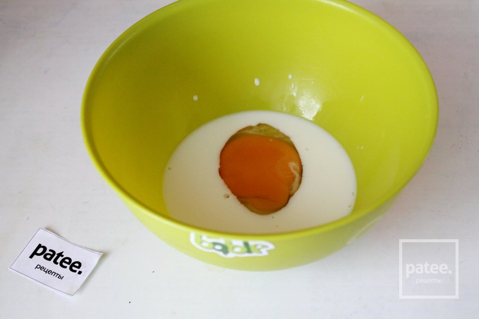 Закусочные маффины с колбасой и сыром - Шаг 3