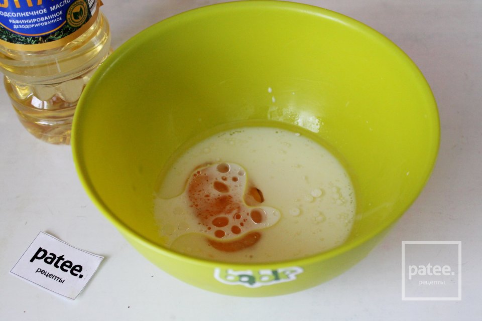 Закусочные маффины с колбасой и сыром - Шаг 4