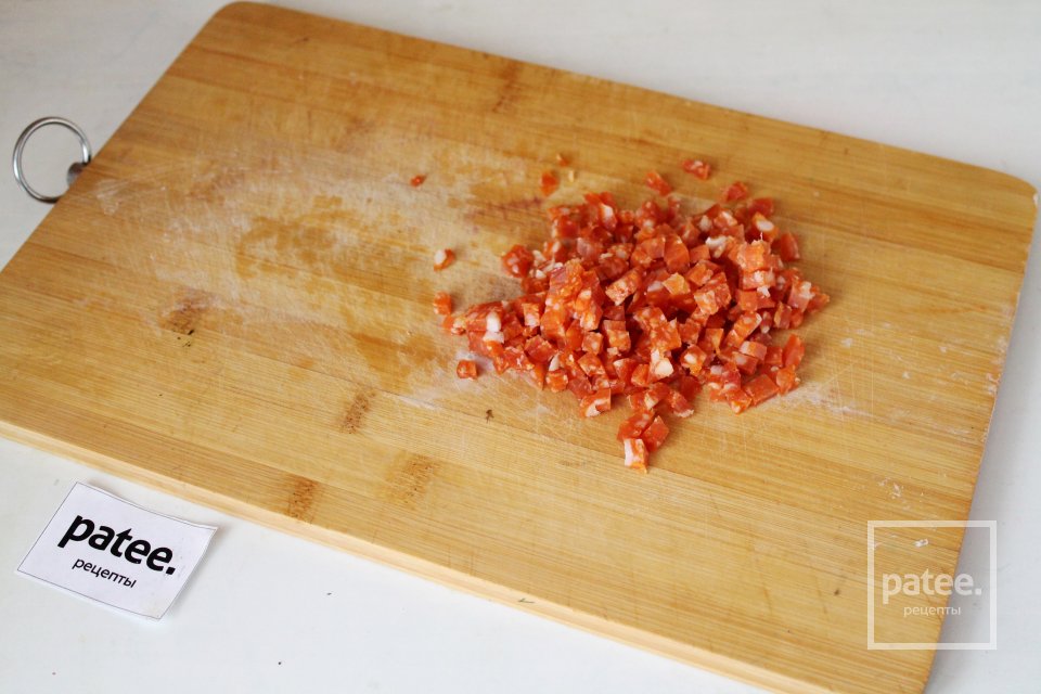 Закусочные маффины с колбасой и сыром - Шаг 8