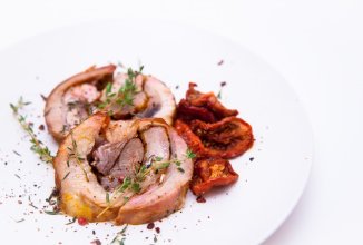 Рулет из свиной грудинки