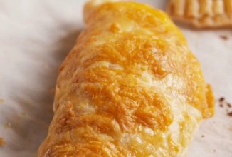 Пирожки с брокколи и сыром из слоеного теста 🥧