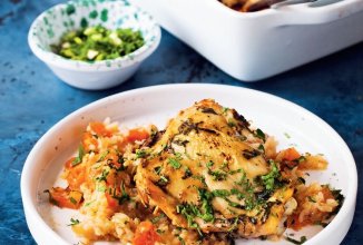 Запеченная курица с рисом и помидорами 🍗