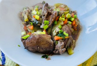 Куриная печень с кабачками