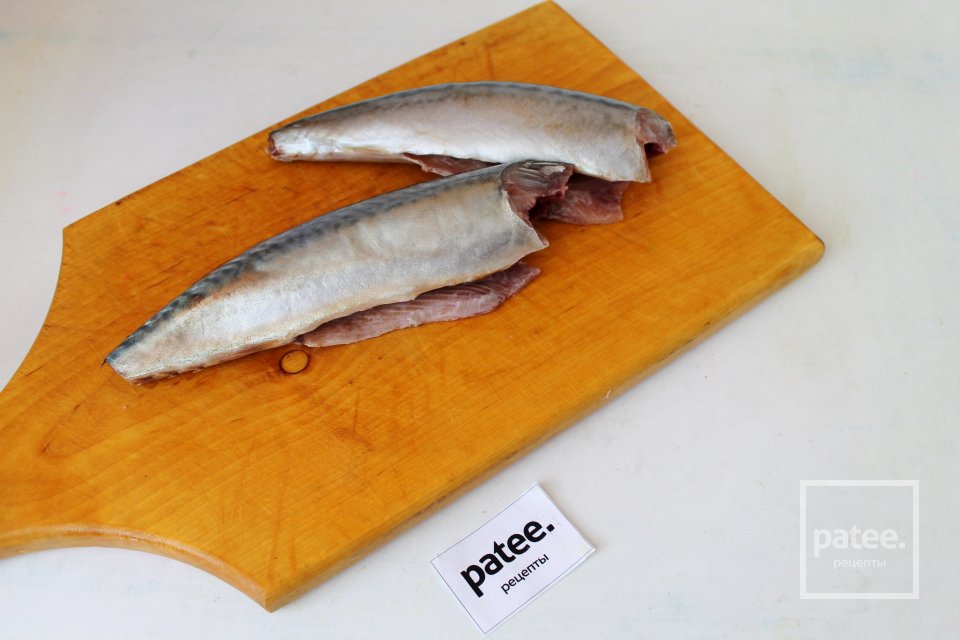 Скумбрия с маринованными сливами в духовке - Шаг 2