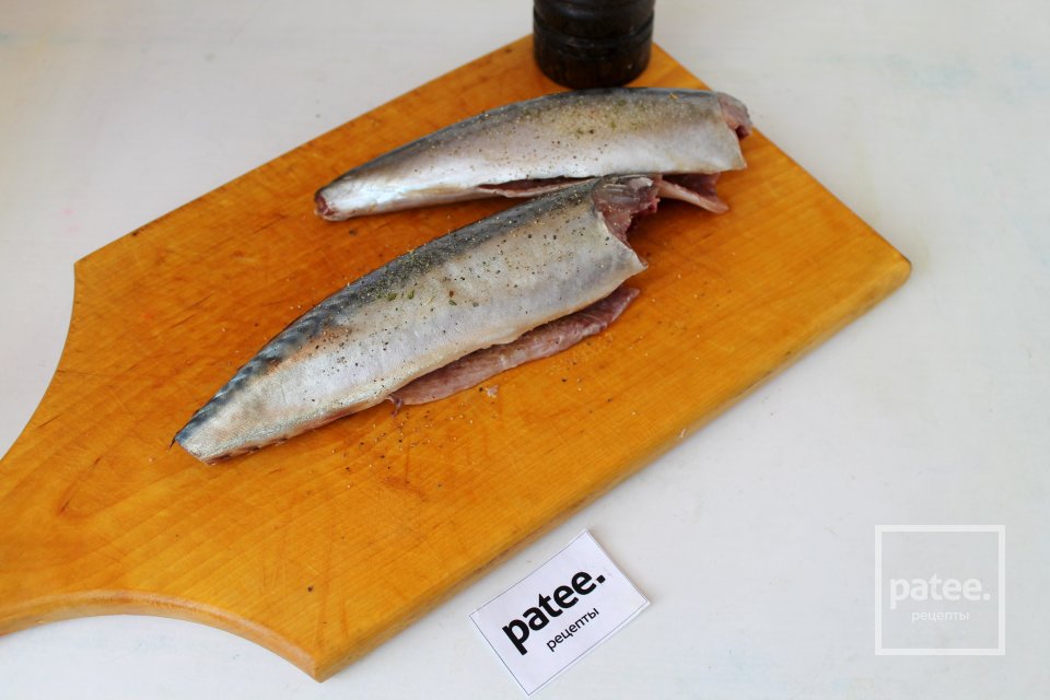 Скумбрия с маринованными сливами в духовке - Шаг 4