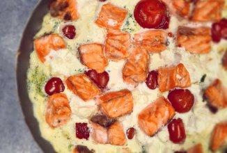 Форель с рикоттой и шпинатом