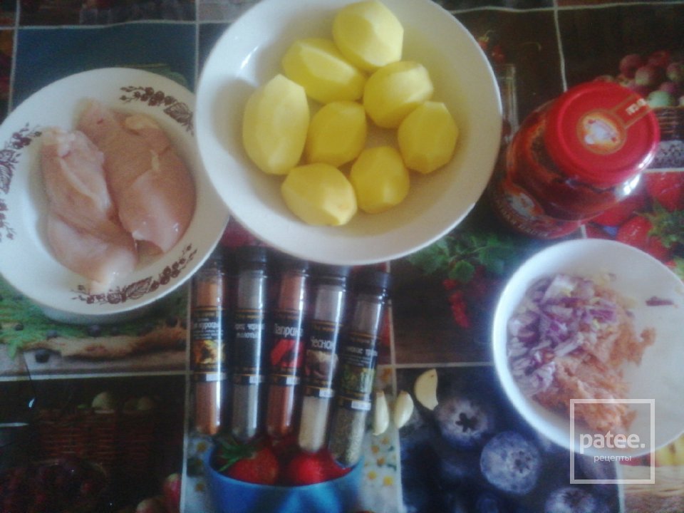 тушенная картошка с курицей в мультиварке - Шаг 1