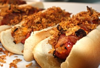 Хот-дог с жареным репчатым луком 🌭