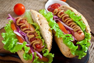 Хот-дог с салатными листьями 🌭