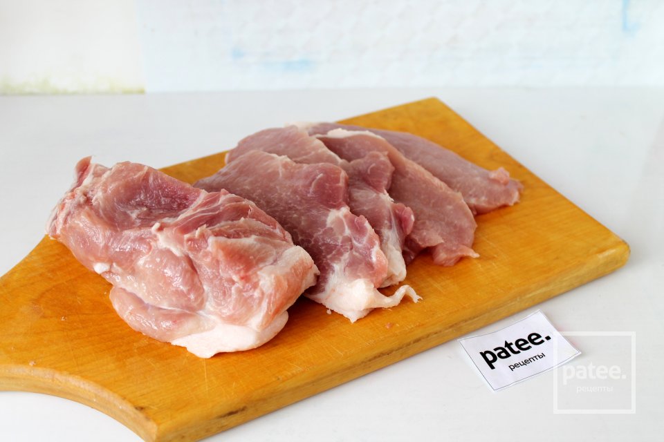 Мясо по-строгановски с белыми грибами - Шаг 2