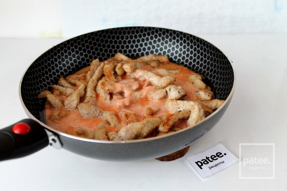 Мясо по-строгановски с белыми грибами - Шаг 10