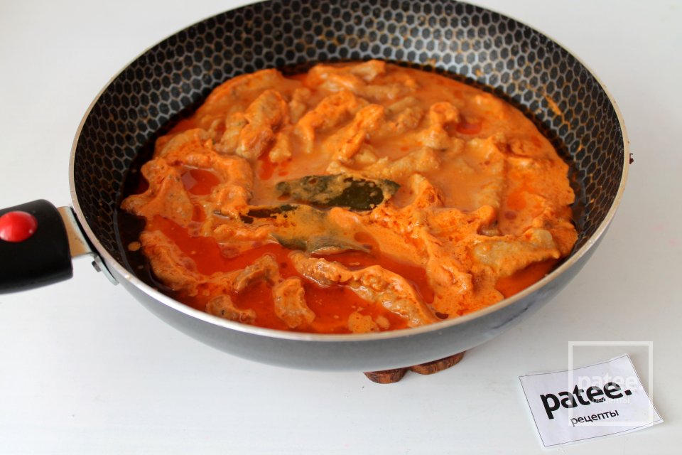 Мясо по-строгановски с белыми грибами - Шаг 11