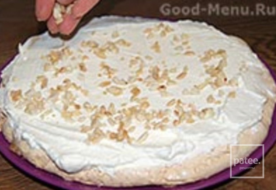 Торт из безе с кремом и клубникой - Шаг 9