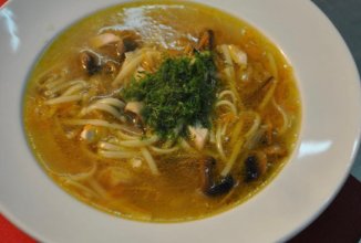 Суп-лапша с курицей и грибами