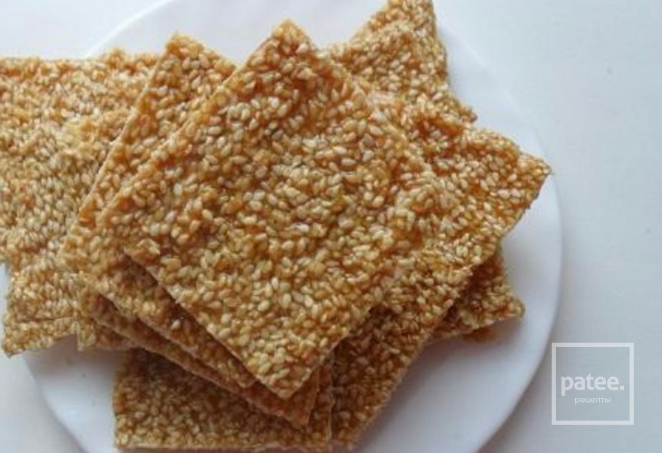 Козинак с фундуком и грецкими орехами - Шаг 2