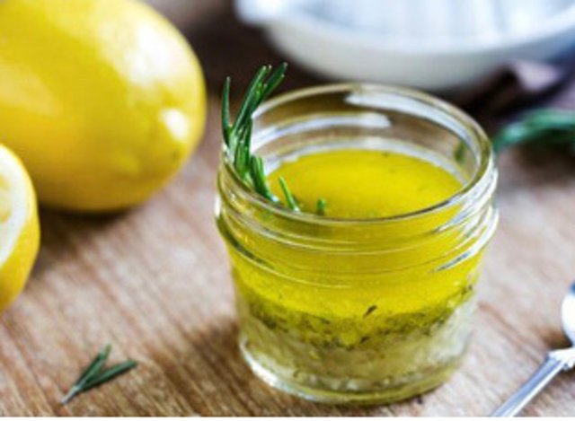 Заправка для салата (заправка из лимонного оливкового масла с шелухой псиллиума)