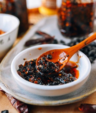 ДОМАШНЕЕ МАСЛО ЧИЛИ С ЧЕРНОЙ ФАСОЛЬЮ - Шаг 7