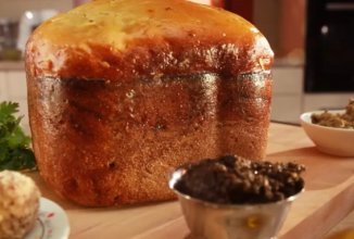 Хлеб с соевым молоком и намазками